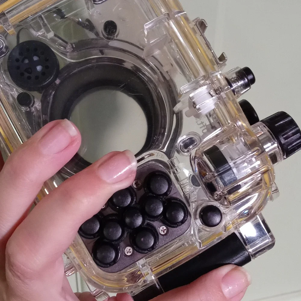 Waterproof camera case for Sony RX100/RX100II